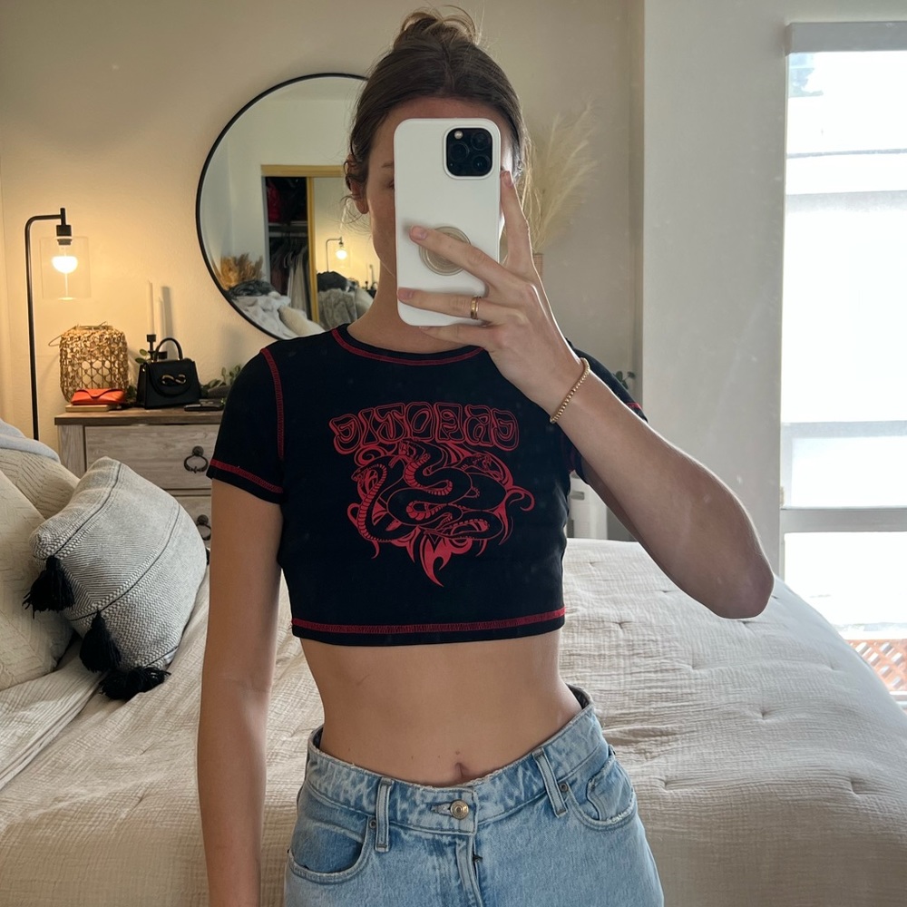 Black Crop Tee